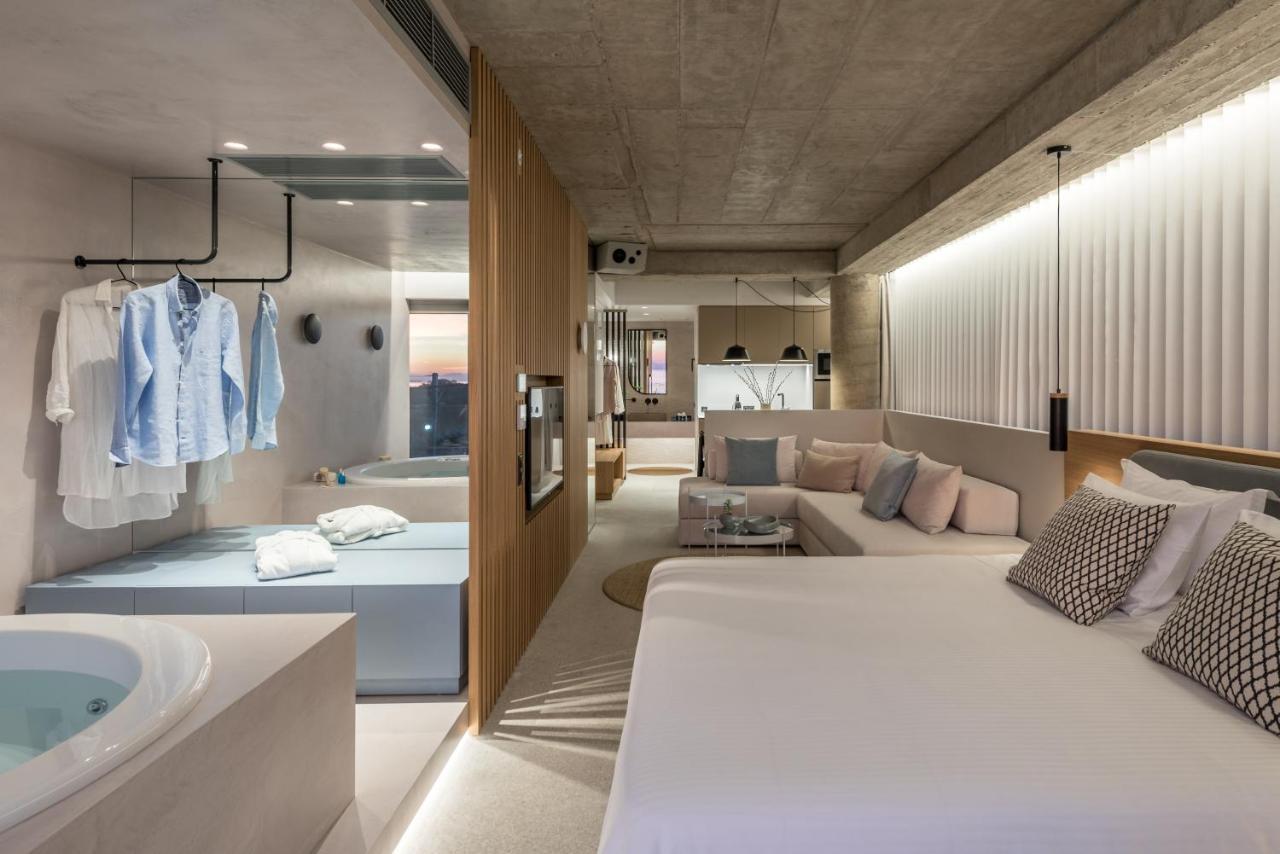 Deluxe Suite Spa Bath